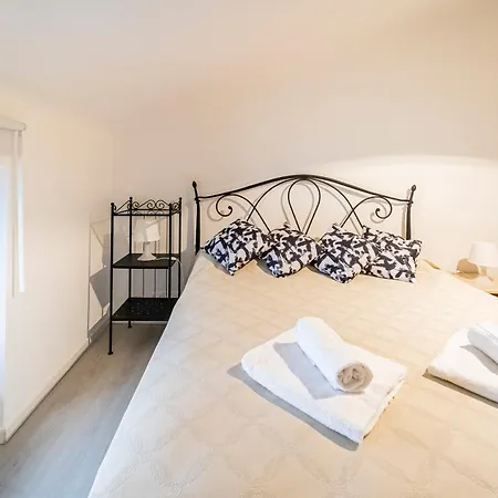 Maison Bohemienne Апартаменти *